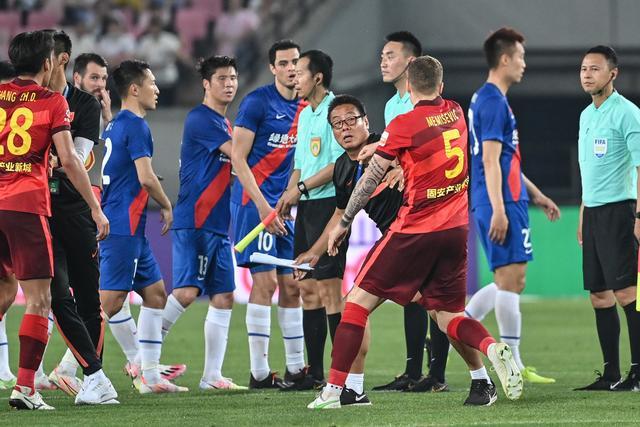 记者：施洛特贝克因伤告别世界杯，吕迪格将暂时顶替其位置